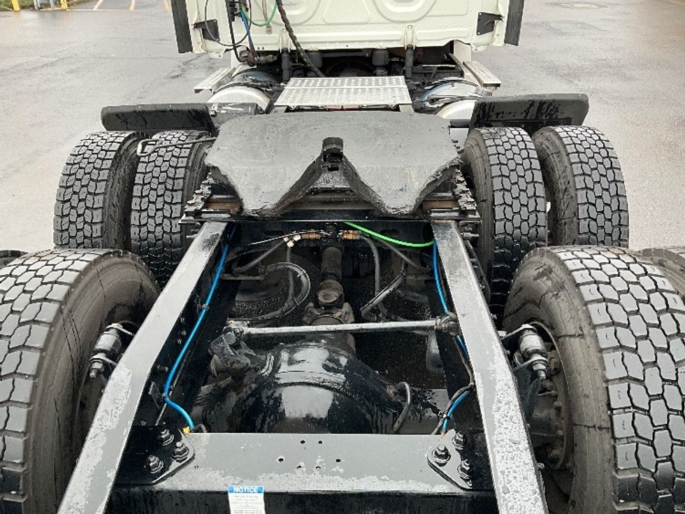 Day Cab Tractor-Heavy Duty Tractors-Freightliner-2019-T12664ST-Portland-OR-410,570\n\t\tmiles-$ 44,500 - Image 6