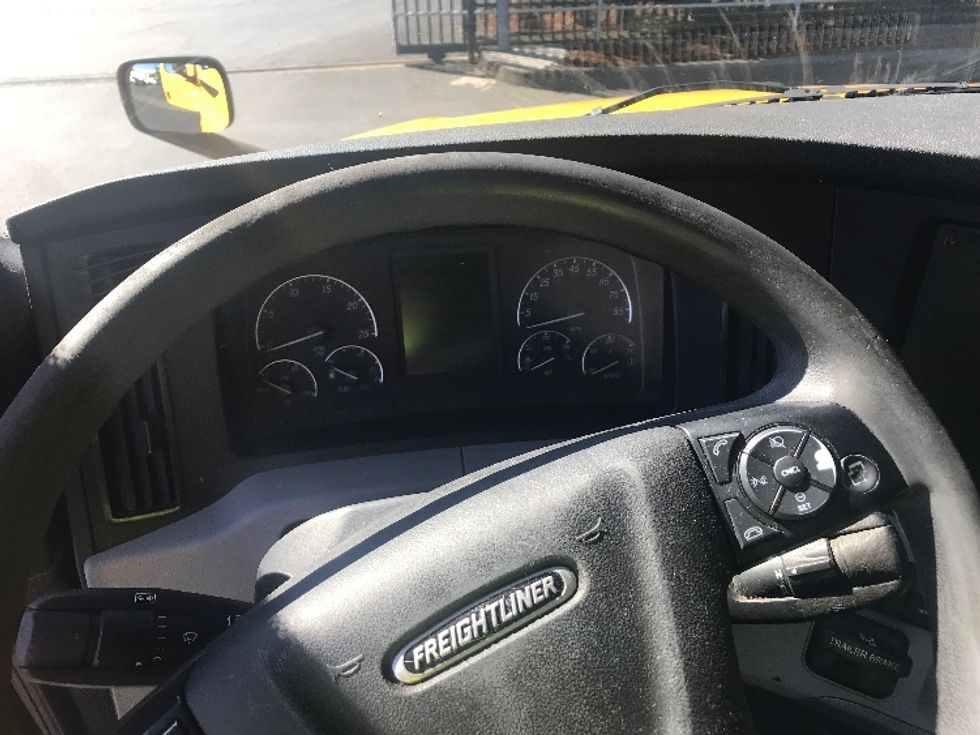 Day Cab Tractor-Heavy Duty Tractors-Freightliner-2019-T12664ST-Portland-OR-442,036\n\t\tmiles-$ 41,250 - Image 11