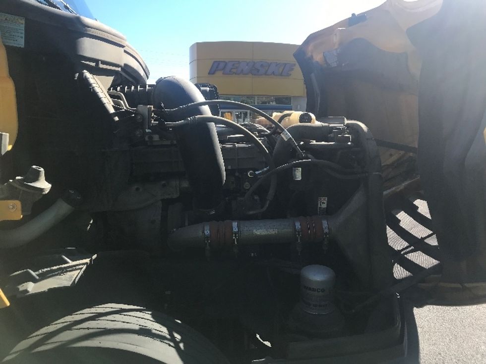 Day Cab Tractor-Heavy Duty Tractors-Freightliner-2019-T12664ST-Portland-OR-442,036\n\t\tmiles-$ 41,250 - Image 15