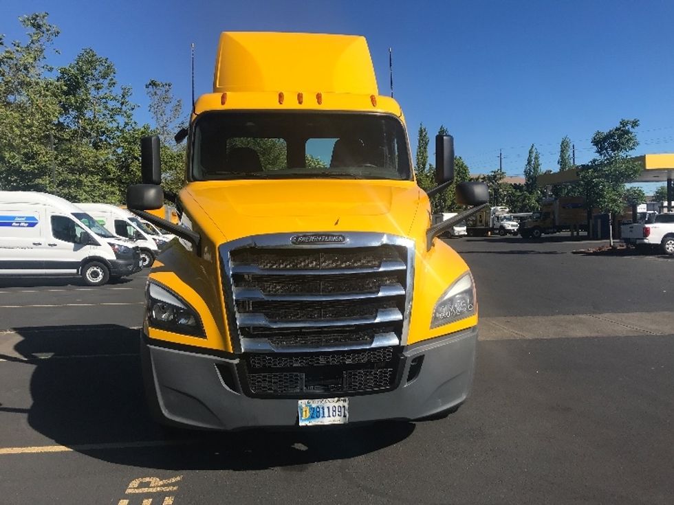 Day Cab Tractor-Heavy Duty Tractors-Freightliner-2019-T12664ST-Portland-OR-442,036\n\t\tmiles-$ 41,250 - Image 2