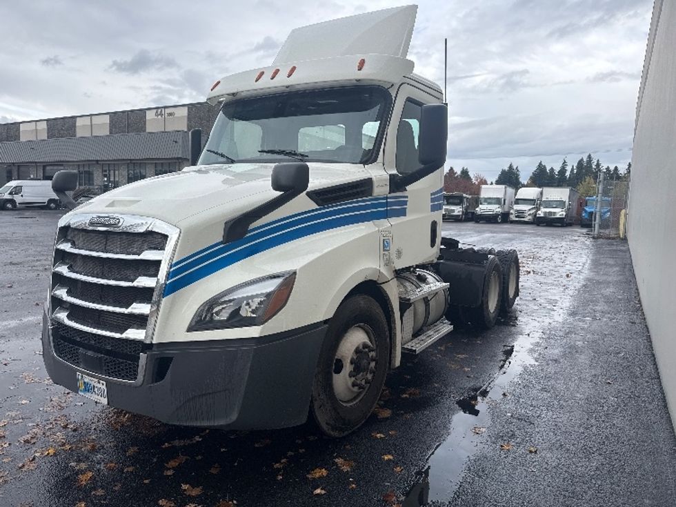 Day Cab Tractor-Heavy Duty Tractors-Freightliner-2019-T12664ST-Portland-OR-446,357\n\t\tmiles-$ 42,500 - Image 1