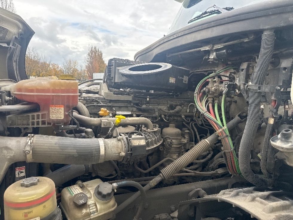 Day Cab Tractor-Heavy Duty Tractors-Freightliner-2019-T12664ST-Portland-OR-446,357\n\t\tmiles-$ 42,500 - Image 15