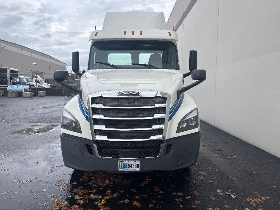 Day Cab Tractor-Heavy Duty Tractors-Freightliner-2019-T12664ST-Portland-OR-446,357\n\t\tmiles-$ 42,500 - Image 2