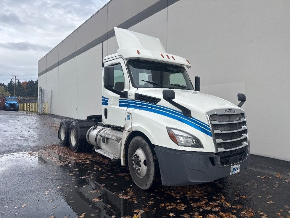 Day Cab Tractor-Heavy Duty Tractors-Freightliner-2019-T12664ST-Portland-OR-446,357\n\t\tmiles-$ 42,500 - Image 3