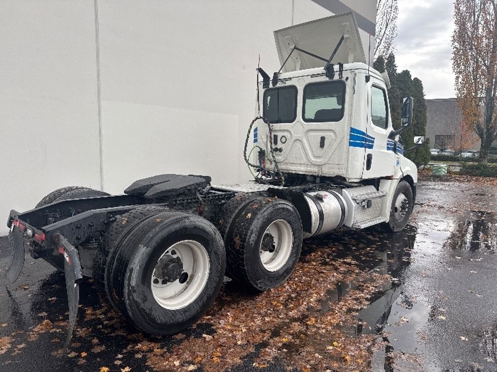 Day Cab Tractor-Heavy Duty Tractors-Freightliner-2019-T12664ST-Portland-OR-446,357\n\t\tmiles-$ 42,500 - Image 6