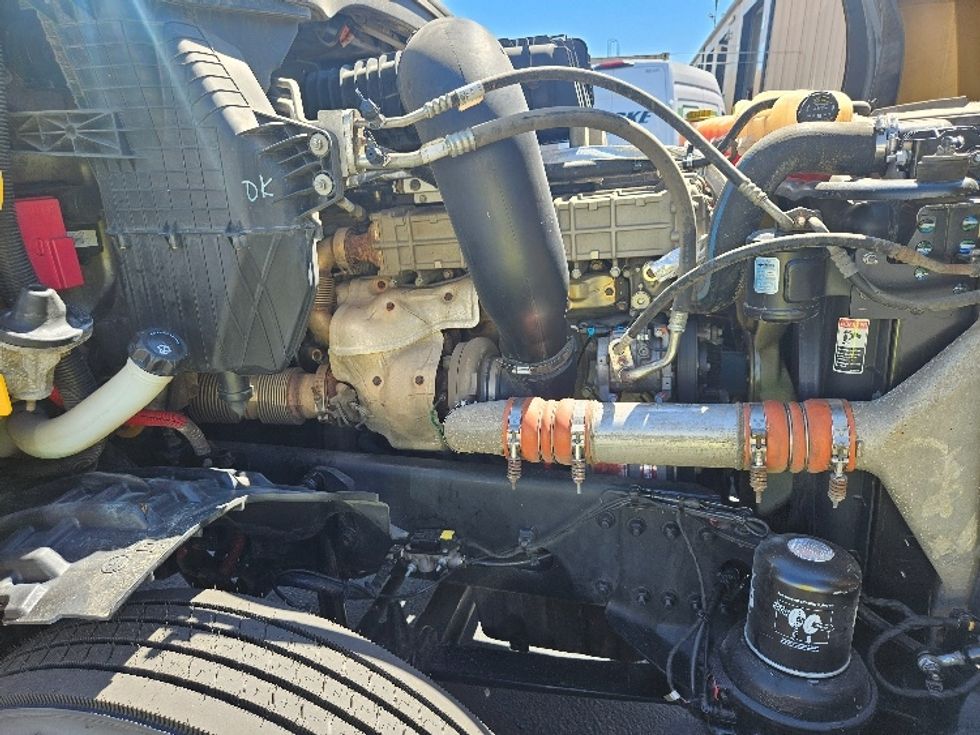 Day Cab Tractor-Heavy Duty Tractors-Freightliner-2019-T12664ST-Portland-OR-488,030\n\t\tmiles-$ 40,000 - Image 15