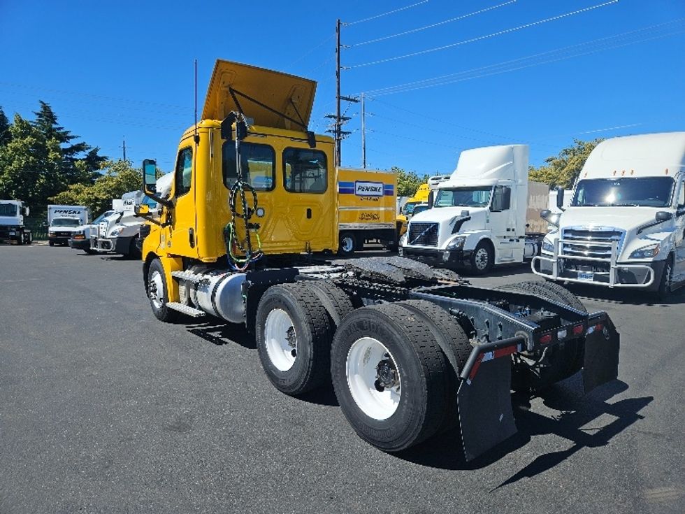 Day Cab Tractor-Heavy Duty Tractors-Freightliner-2019-T12664ST-Portland-OR-488,030\n\t\tmiles-$ 40,000 - Image 8