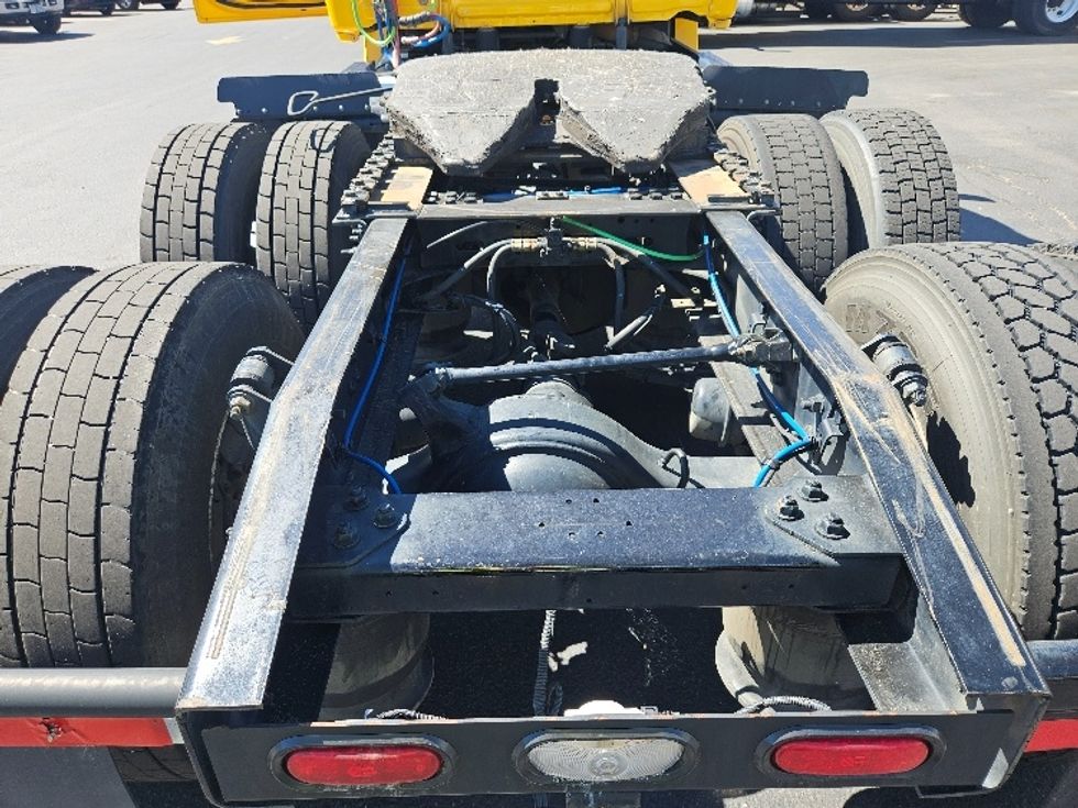 Day Cab Tractor-Heavy Duty Tractors-Freightliner-2019-T12664ST-Portland-OR-488,030\n\t\tmiles-$ 40,000 - Image 9