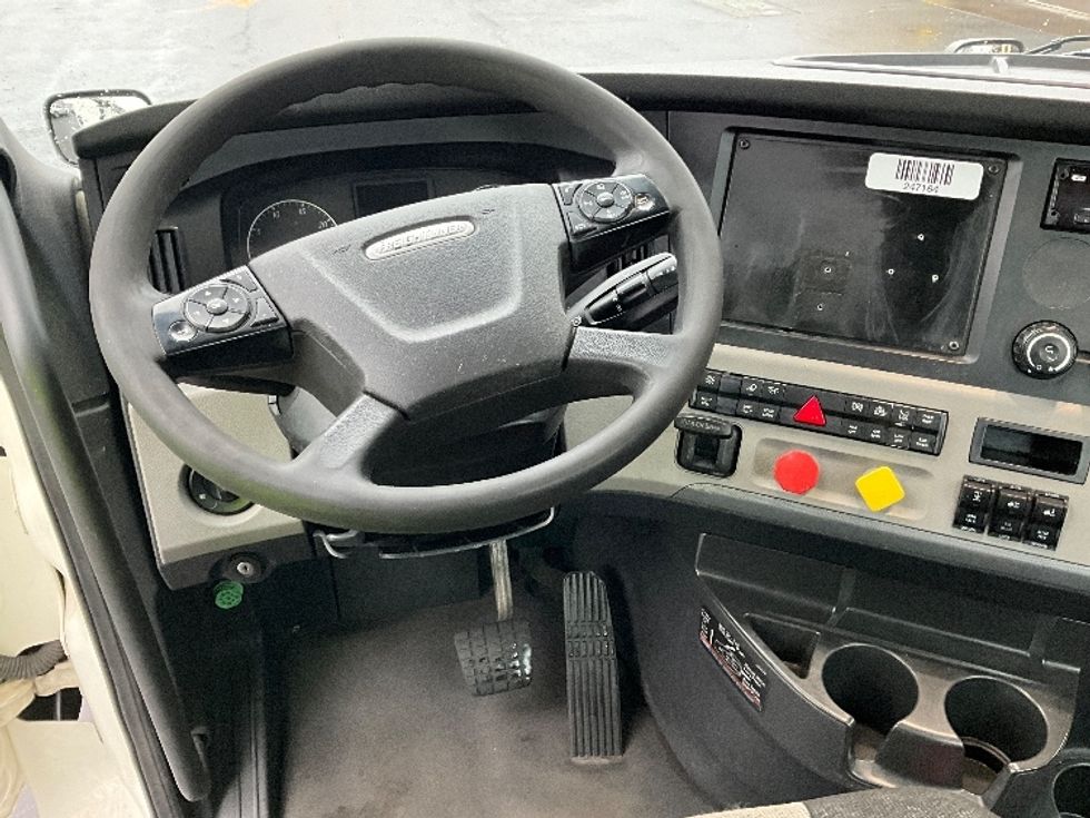 Day Cab Tractor-Heavy Duty Tractors-Freightliner-2019-T12664ST-Portland-OR-533,987\n\t\tmiles-$ 36,750 - Image 11