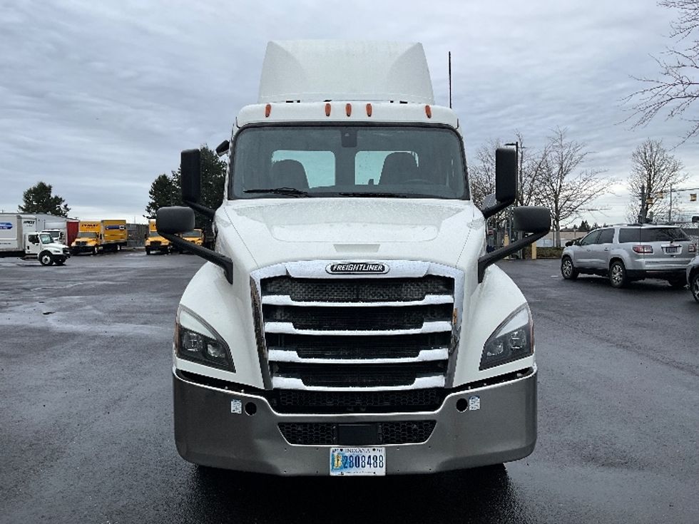 Day Cab Tractor-Heavy Duty Tractors-Freightliner-2019-T12664ST-Portland-OR-533,987\n\t\tmiles-$ 36,750 - Image 2