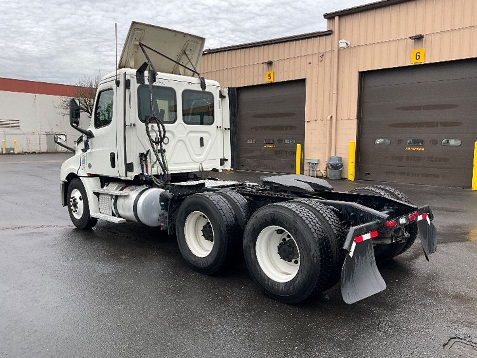 Day Cab Tractor-Heavy Duty Tractors-Freightliner-2019-T12664ST-Portland-OR-533,987\n\t\tmiles-$ 36,750 - Image 5