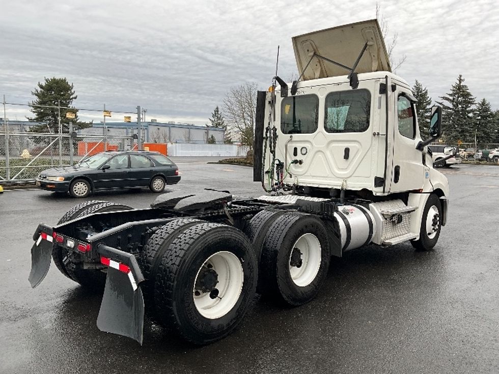 Day Cab Tractor-Heavy Duty Tractors-Freightliner-2019-T12664ST-Portland-OR-533,987\n\t\tmiles-$ 36,750 - Image 7
