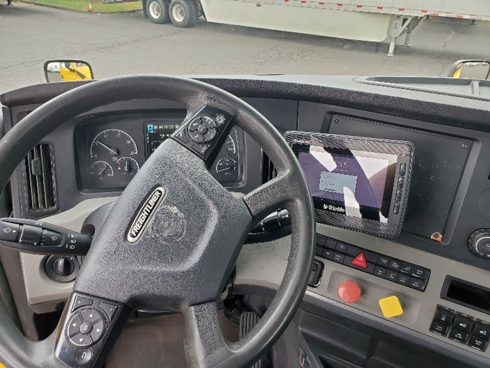 Day Cab Tractor-Heavy Duty Tractors-Freightliner-2019-T12664ST-Portland-OR-544,168\n\t\tmiles-$ 35,000 - Image 11