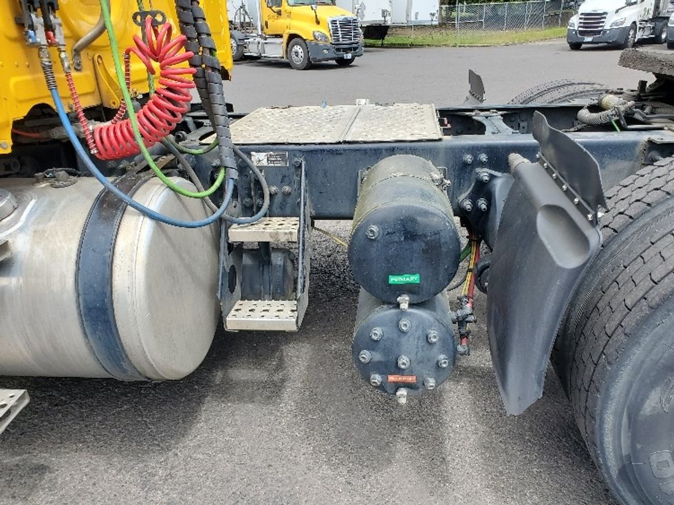 Day Cab Tractor-Heavy Duty Tractors-Freightliner-2019-T12664ST-Portland-OR-544,168\n\t\tmiles-$ 35,000 - Image 17