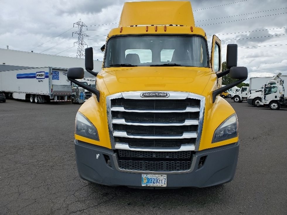 Day Cab Tractor-Heavy Duty Tractors-Freightliner-2019-T12664ST-Portland-OR-544,168\n\t\tmiles-$ 35,000 - Image 2