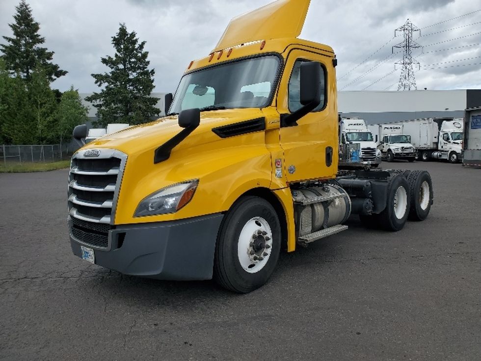 Day Cab Tractor-Heavy Duty Tractors-Freightliner-2019-T12664ST-Portland-OR-544,168\n\t\tmiles-$ 35,000 - Image 3