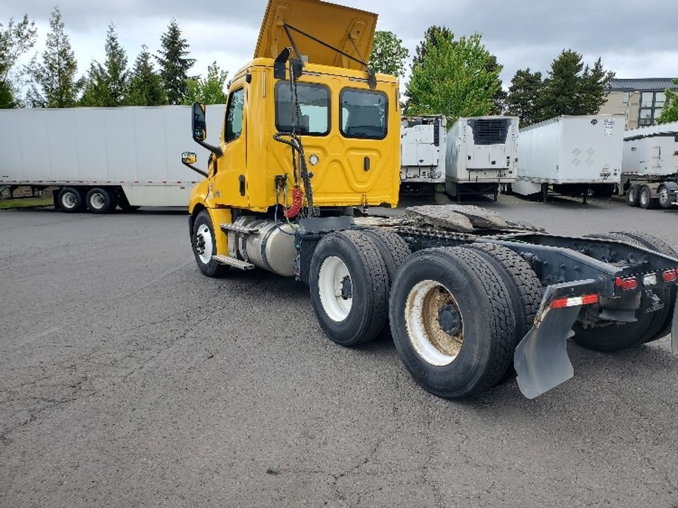 Day Cab Tractor-Heavy Duty Tractors-Freightliner-2019-T12664ST-Portland-OR-544,168\n\t\tmiles-$ 35,000 - Image 5