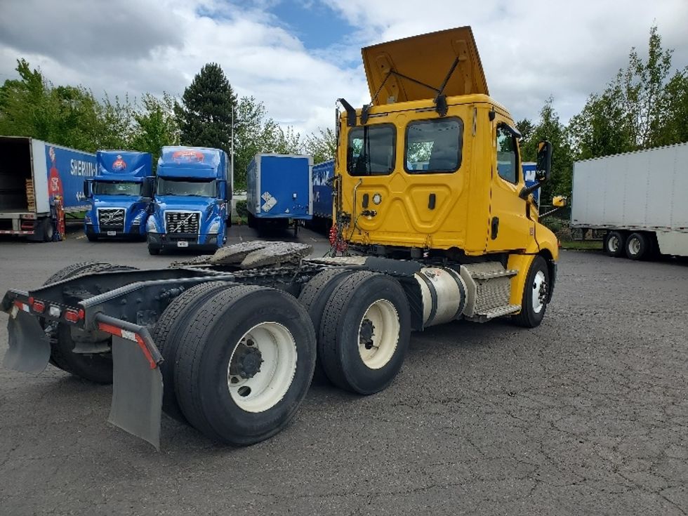 Day Cab Tractor-Heavy Duty Tractors-Freightliner-2019-T12664ST-Portland-OR-544,168\n\t\tmiles-$ 35,000 - Image 7