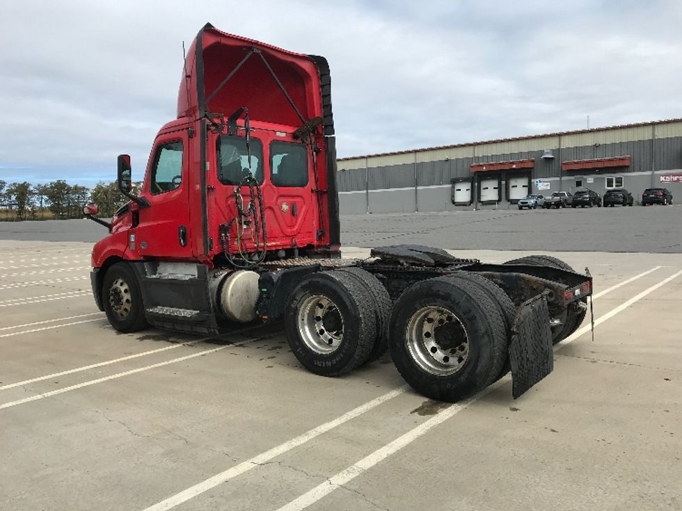 Day Cab Tractor-Heavy Duty Tractors-Freightliner-2019-T12664ST-Pottsville-PA-628,786\n\t\tmiles-$ 26,500 - Image 5