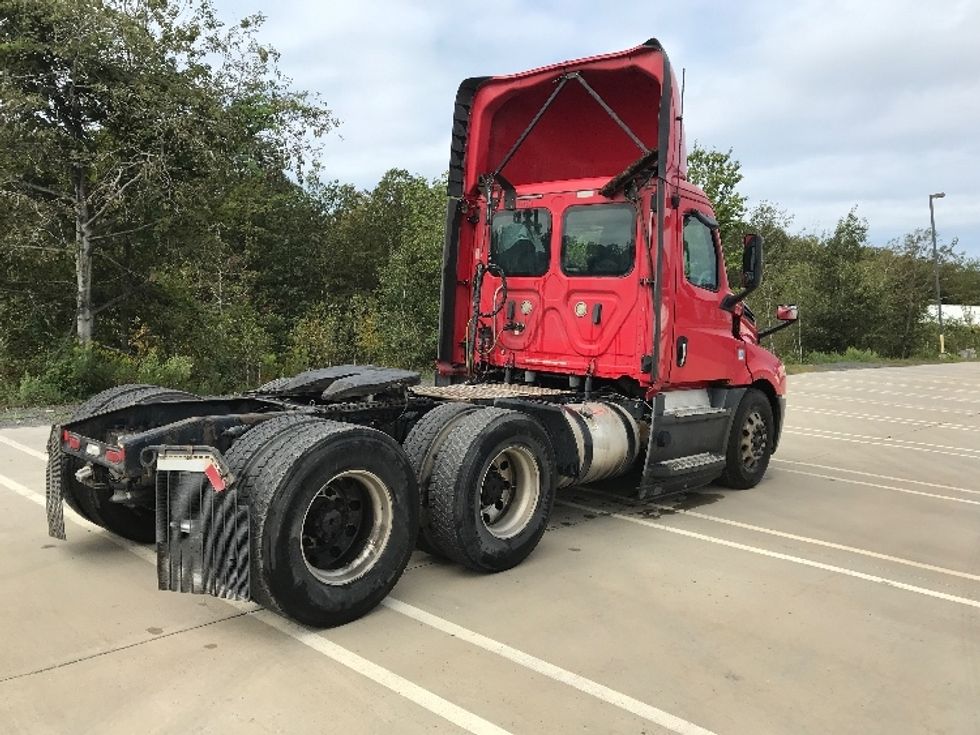 Day Cab Tractor-Heavy Duty Tractors-Freightliner-2019-T12664ST-Pottsville-PA-628,786\n\t\tmiles-$ 26,500 - Image 7