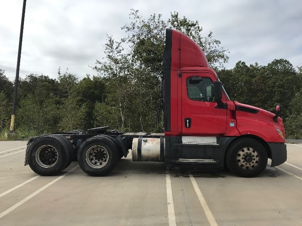 Day Cab Tractor-Heavy Duty Tractors-Freightliner-2019-T12664ST-Pottsville-PA-628,786\n\t\tmiles-$ 26,500 - Image 8