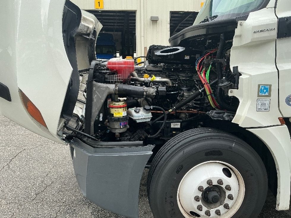 Day Cab Tractor-Heavy Duty Tractors-Freightliner-2019-T12664ST-Prince George-VA-369,000\n\t\tmiles-$ 43,250 - Image 16