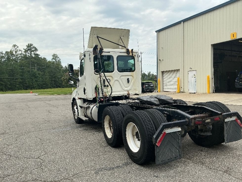 Day Cab Tractor-Heavy Duty Tractors-Freightliner-2019-T12664ST-Prince George-VA-369,000\n\t\tmiles-$ 43,250 - Image 5