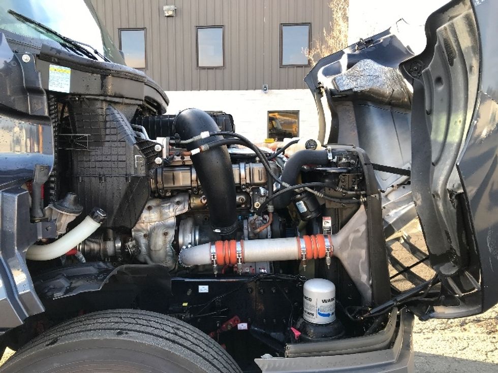 Day Cab Tractor-Heavy Duty Tractors-Freightliner-2019-T12664ST-Prince George-VA-401,776\n\t\tmiles-$ 45,500 - Image 15