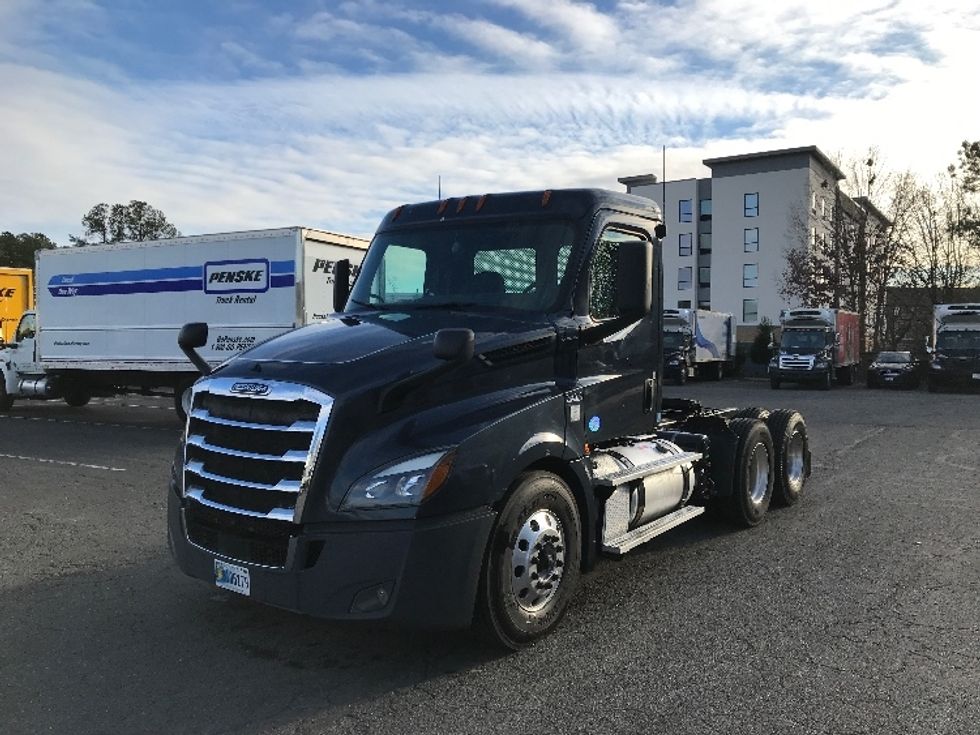 Day Cab Tractor-Heavy Duty Tractors-Freightliner-2019-T12664ST-Prince George-VA-401,776\n\t\tmiles-$ 45,500 - Image 3