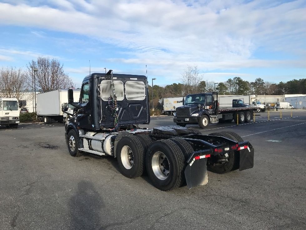 Day Cab Tractor-Heavy Duty Tractors-Freightliner-2019-T12664ST-Prince George-VA-401,776\n\t\tmiles-$ 45,500 - Image 5