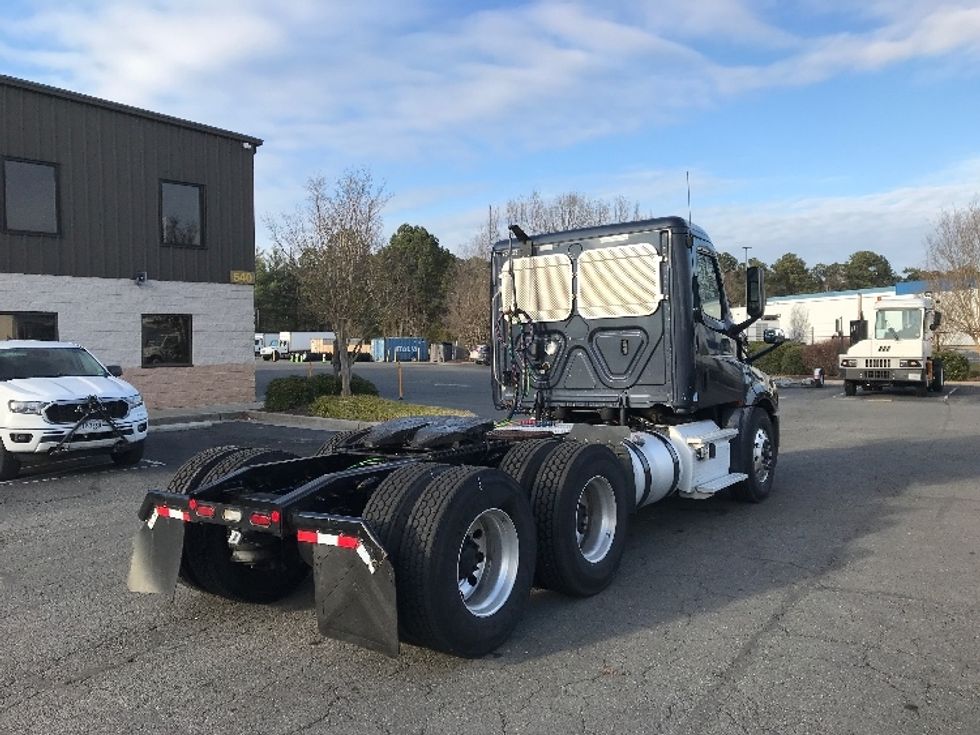 Day Cab Tractor-Heavy Duty Tractors-Freightliner-2019-T12664ST-Prince George-VA-401,776\n\t\tmiles-$ 45,500 - Image 7