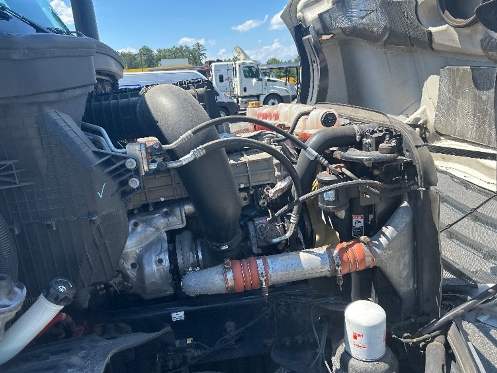 Day Cab Tractor-Heavy Duty Tractors-Freightliner-2019-T12664ST-Prince George-VA-428,709\n\t\tmiles-$ 37,750 - Image 15