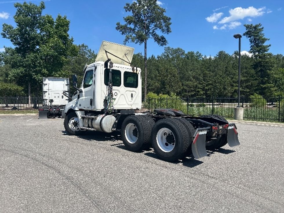 Day Cab Tractor-Heavy Duty Tractors-Freightliner-2019-T12664ST-Prince George-VA-428,709\n\t\tmiles-$ 37,750 - Image 5