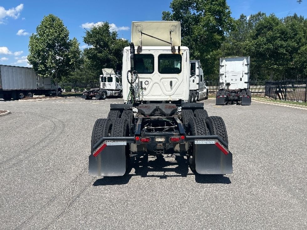 Day Cab Tractor-Heavy Duty Tractors-Freightliner-2019-T12664ST-Prince George-VA-428,709\n\t\tmiles-$ 37,750 - Image 6