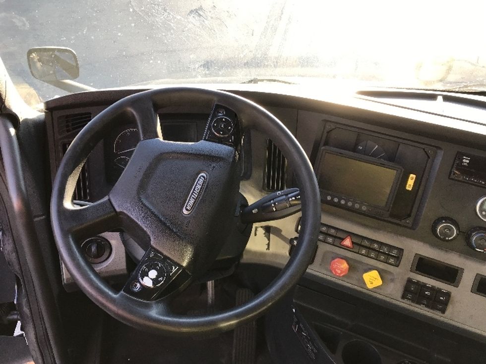 Day Cab Tractor-Heavy Duty Tractors-Freightliner-2019-T12664ST-Prince George-VA-470,016\n\t\tmiles-$ 41,750 - Image 11