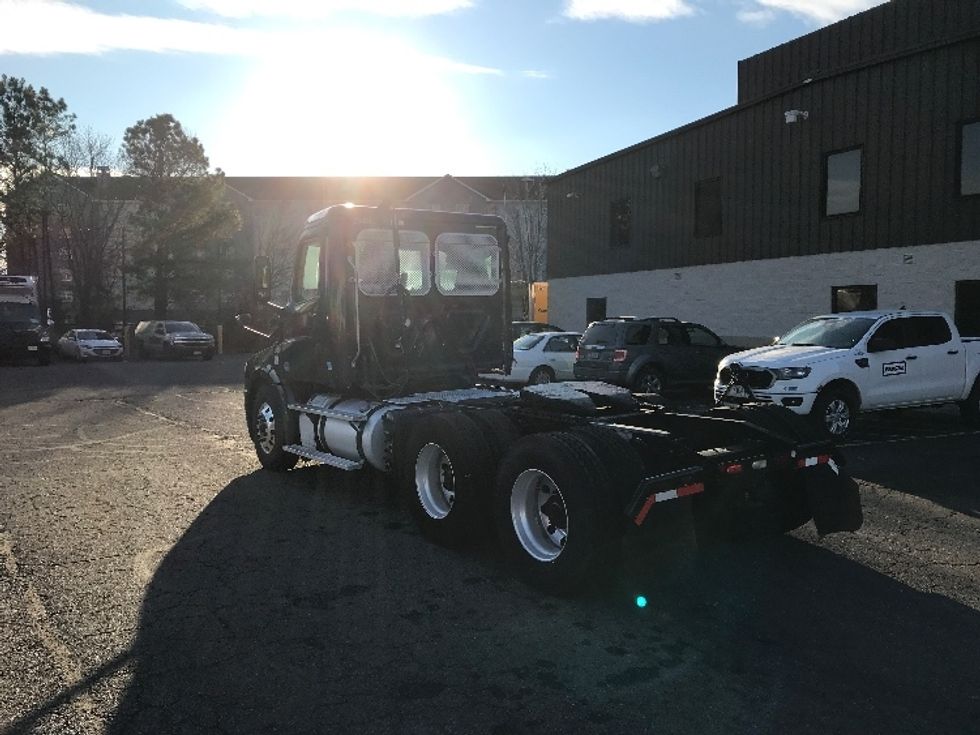 Day Cab Tractor-Heavy Duty Tractors-Freightliner-2019-T12664ST-Prince George-VA-470,016\n\t\tmiles-$ 41,750 - Image 5