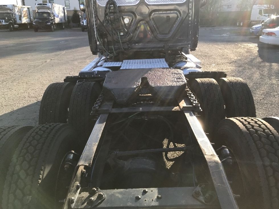 Day Cab Tractor-Heavy Duty Tractors-Freightliner-2019-T12664ST-Prince George-VA-470,016\n\t\tmiles-$ 41,750 - Image 6