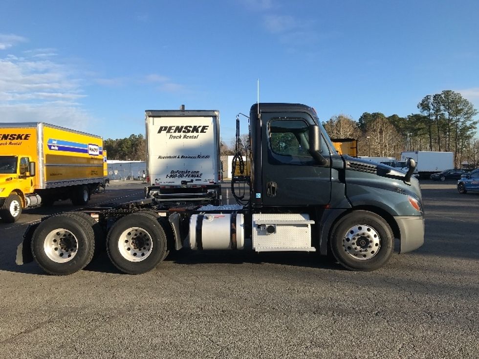 Day Cab Tractor-Heavy Duty Tractors-Freightliner-2019-T12664ST-Prince George-VA-470,016\n\t\tmiles-$ 41,750 - Image 8