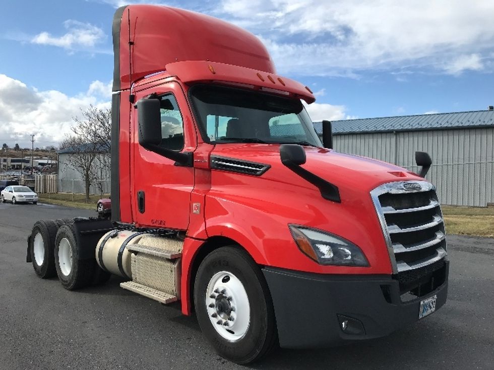 Day Cab Tractor-Heavy Duty Tractors-Freightliner-2019-T12664ST-Prince George-VA-548,416\n\t\tmiles-$ 36,250 - Image 1
