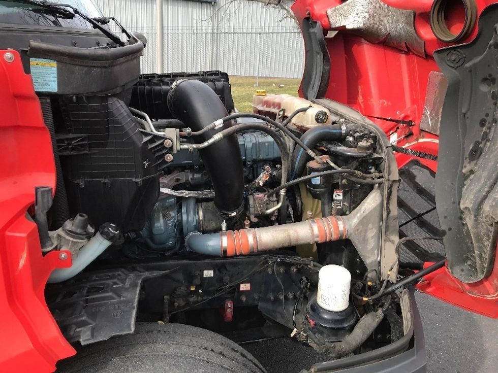 Day Cab Tractor-Heavy Duty Tractors-Freightliner-2019-T12664ST-Prince George-VA-548,416\n\t\tmiles-$ 36,250 - Image 15