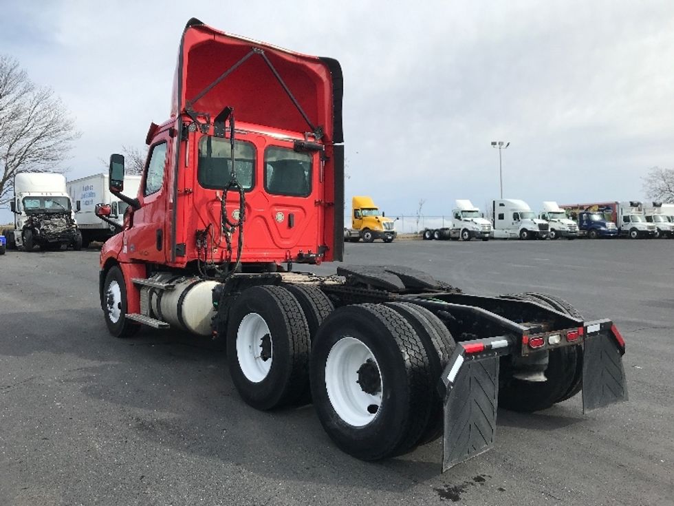Day Cab Tractor-Heavy Duty Tractors-Freightliner-2019-T12664ST-Prince George-VA-548,416\n\t\tmiles-$ 36,250 - Image 5