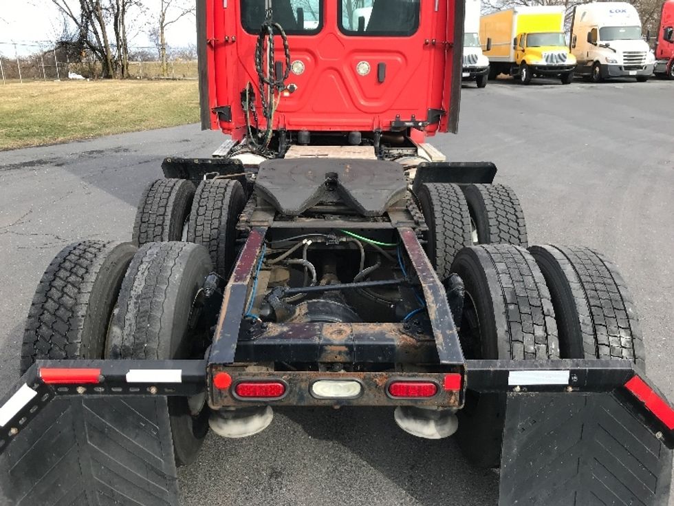 Day Cab Tractor-Heavy Duty Tractors-Freightliner-2019-T12664ST-Prince George-VA-548,416\n\t\tmiles-$ 36,250 - Image 6