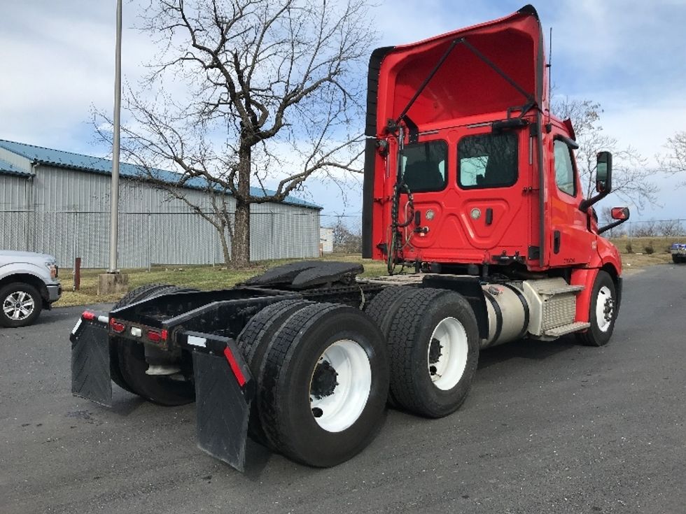 Day Cab Tractor-Heavy Duty Tractors-Freightliner-2019-T12664ST-Prince George-VA-548,416\n\t\tmiles-$ 36,250 - Image 7