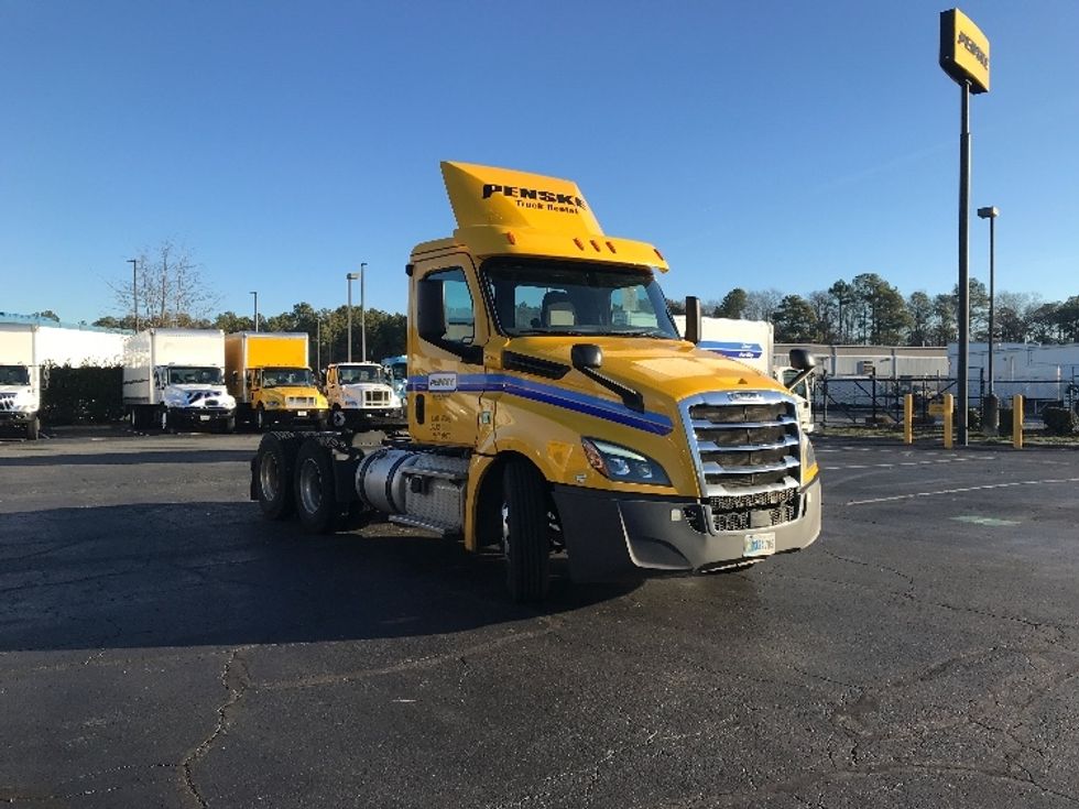 Day Cab Tractor-Heavy Duty Tractors-Freightliner-2019-T12664ST-Prince George-VA-575,257\n\t\tmiles-$ 30,000 - Image 1