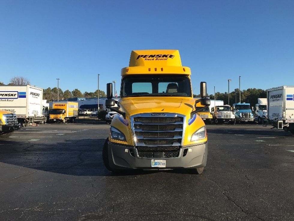 Day Cab Tractor-Heavy Duty Tractors-Freightliner-2019-T12664ST-Prince George-VA-575,257\n\t\tmiles-$ 30,000 - Image 2
