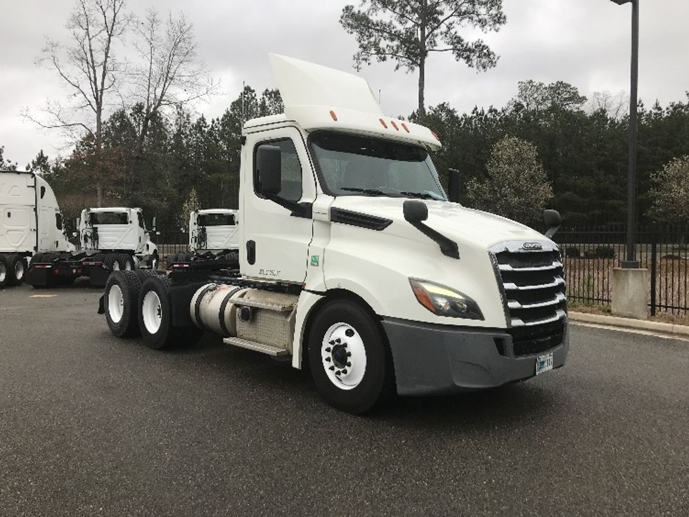 Day Cab Tractor-Heavy Duty Tractors-Freightliner-2019-T12664ST-Prince George-VA-645,177\n\t\tmiles-$ 25,250 - Image 1