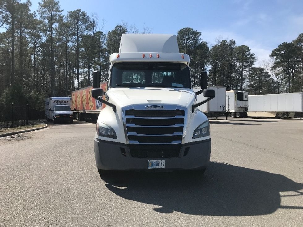 Day Cab Tractor-Heavy Duty Tractors-Freightliner-2019-T12664ST-Prince George-VA-645,177\n\t\tmiles-$ 25,250 - Image 2