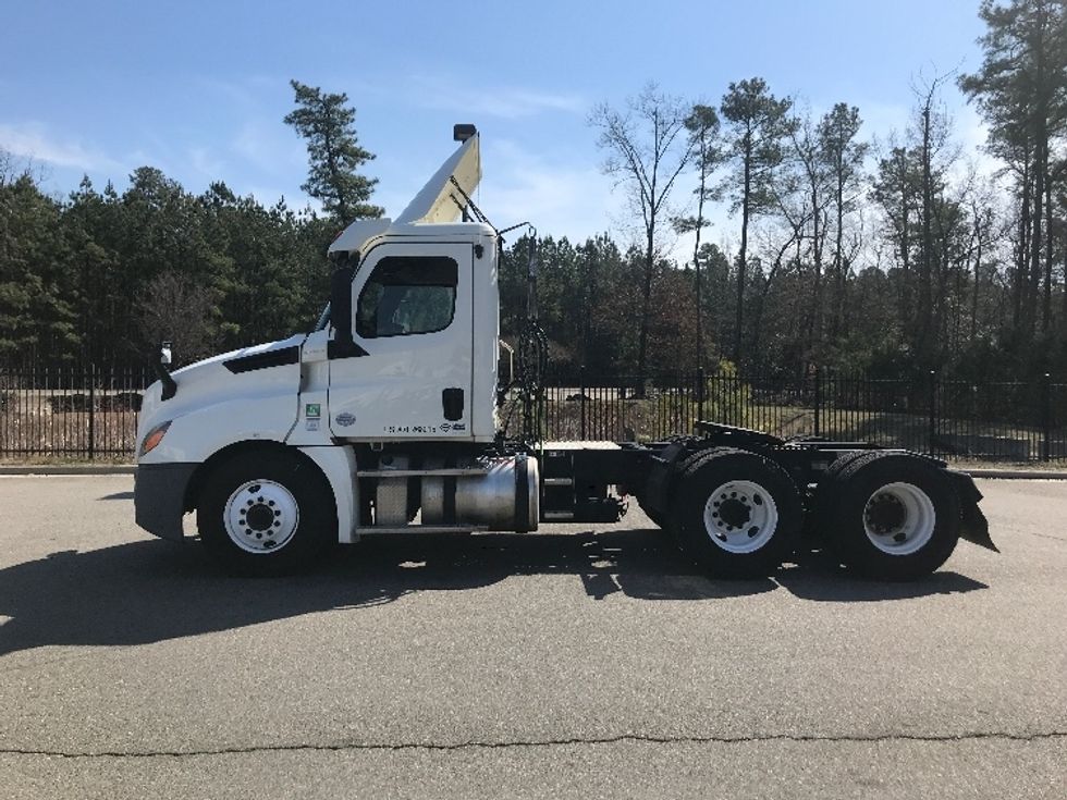 Day Cab Tractor-Heavy Duty Tractors-Freightliner-2019-T12664ST-Prince George-VA-645,177\n\t\tmiles-$ 25,250 - Image 4