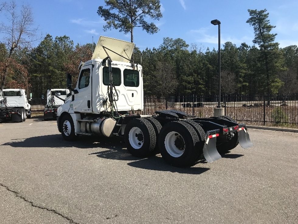 Day Cab Tractor-Heavy Duty Tractors-Freightliner-2019-T12664ST-Prince George-VA-645,177\n\t\tmiles-$ 25,250 - Image 5