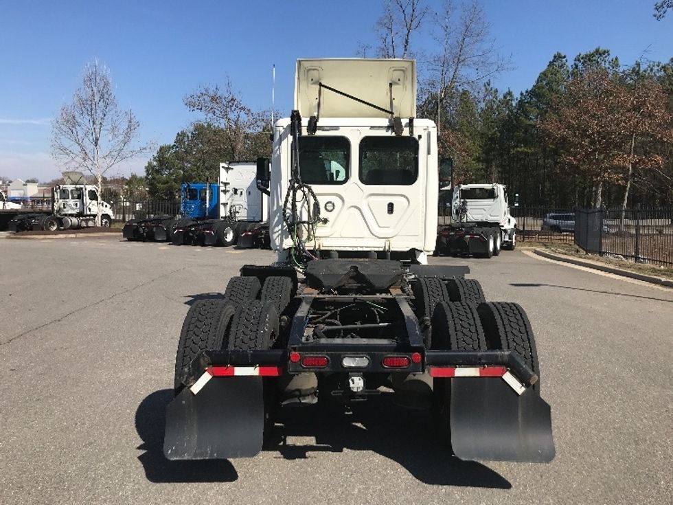 Day Cab Tractor-Heavy Duty Tractors-Freightliner-2019-T12664ST-Prince George-VA-645,177\n\t\tmiles-$ 25,250 - Image 6